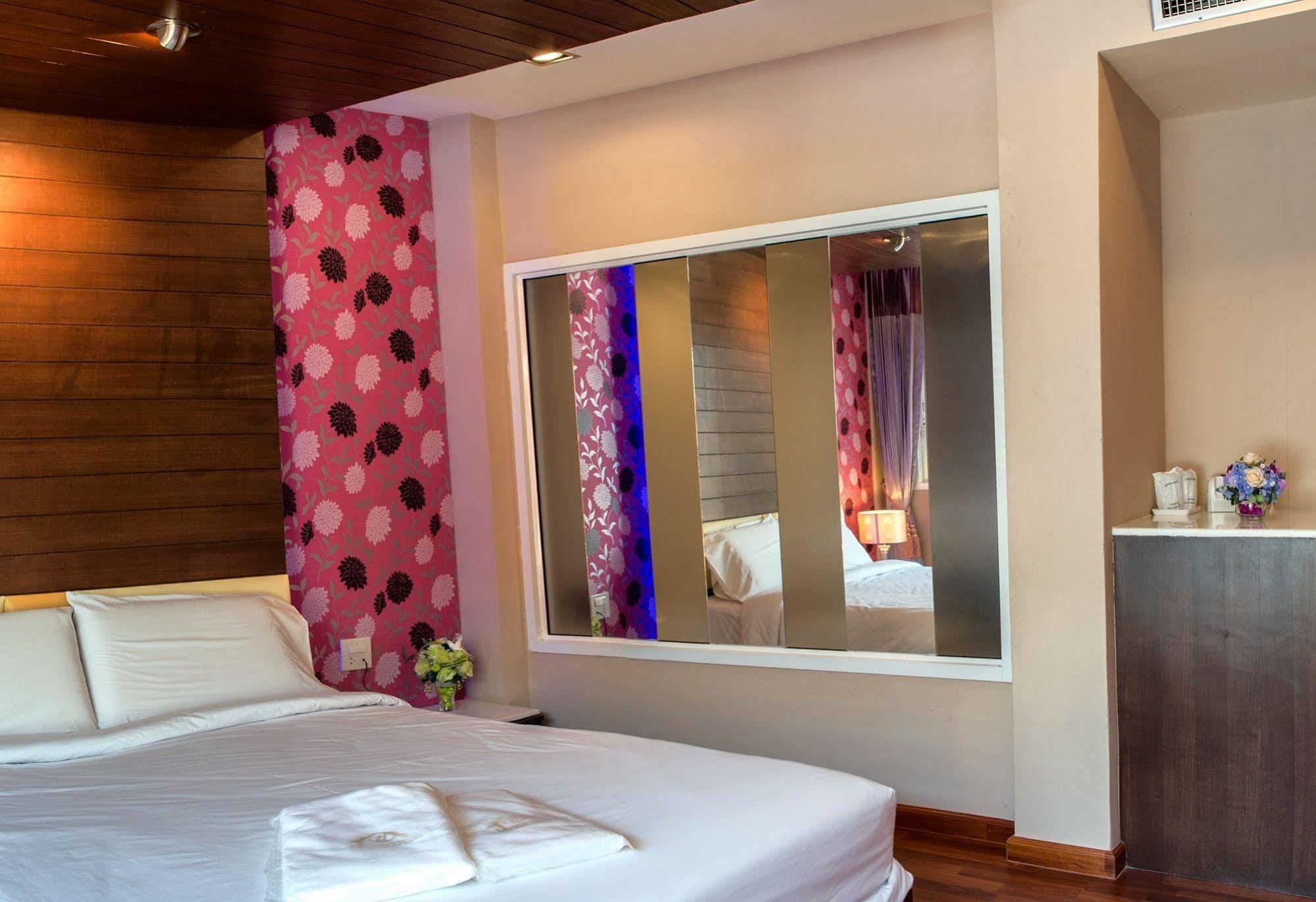 The Ring Hotel Hat Yai Exterior foto